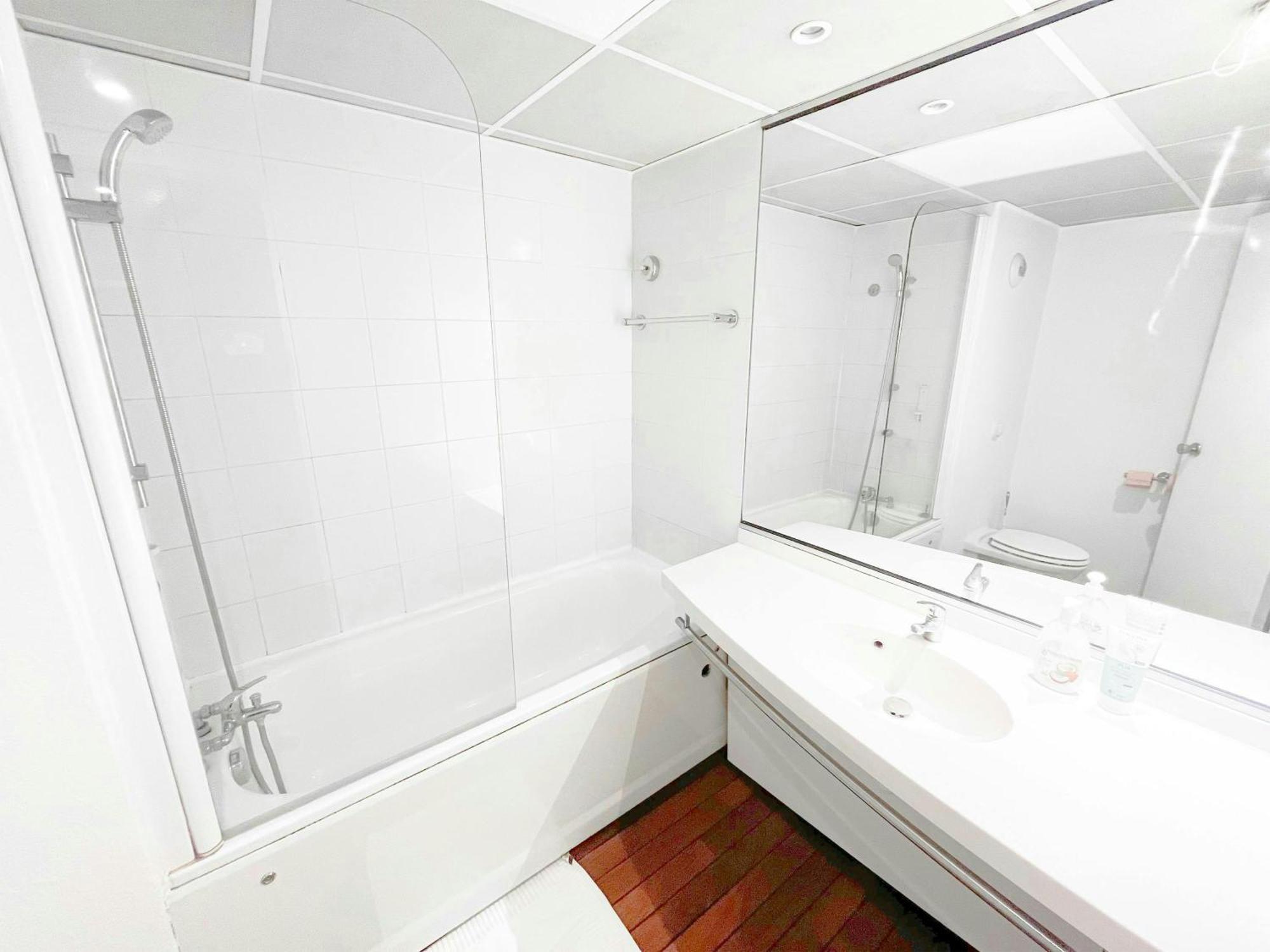 Apartamento Paris Retreat 5 Minutes From Hoche Metroparking Pantin Exterior foto